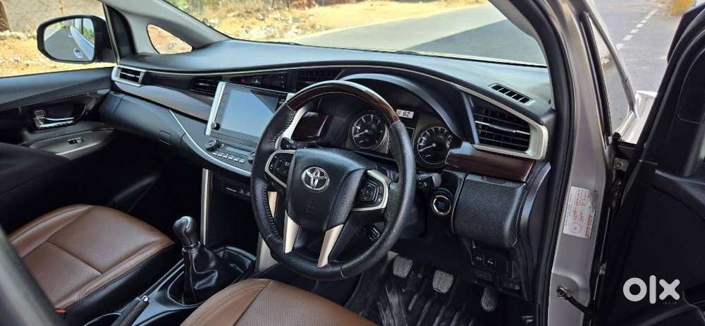 Toyota Innova Crysta [2020-ongoing] 2.4 Vx 8 Str, 2023