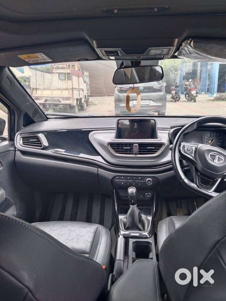 Tata Altroz Xz Plus (s), 2023, Petrol
