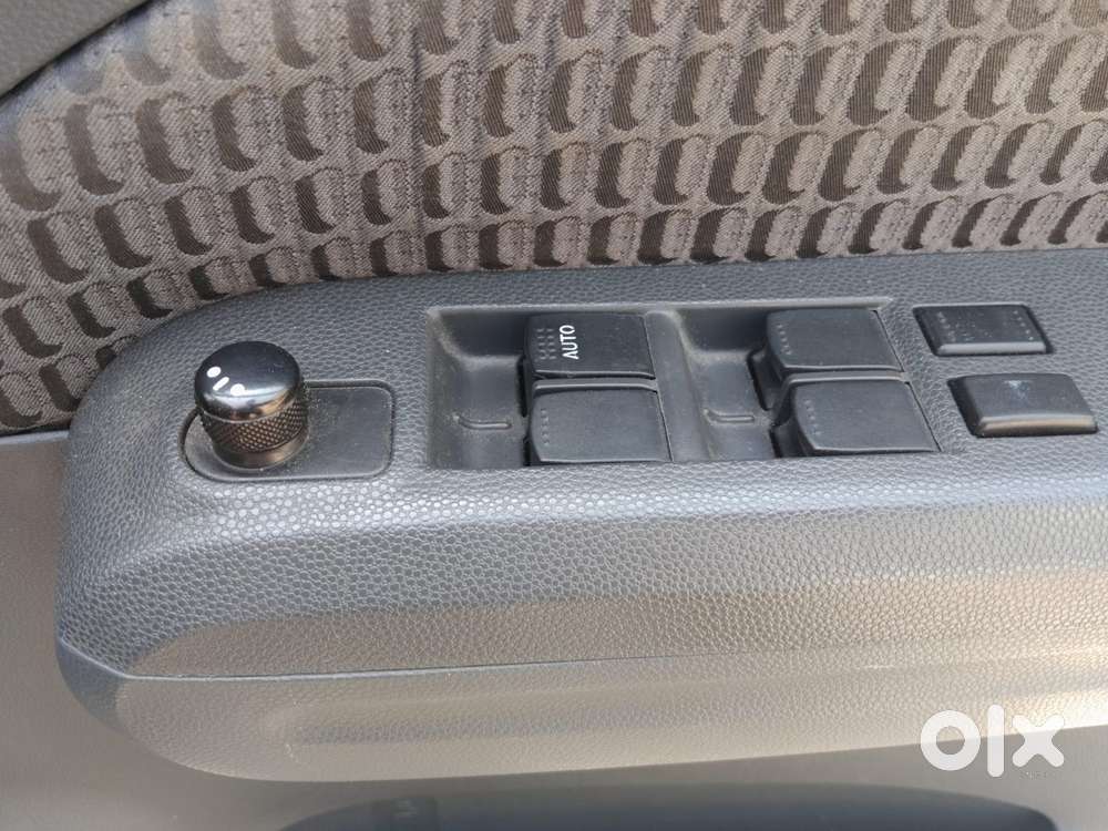 Maruti Suzuki Ritz Zxi, 2013, Petrol