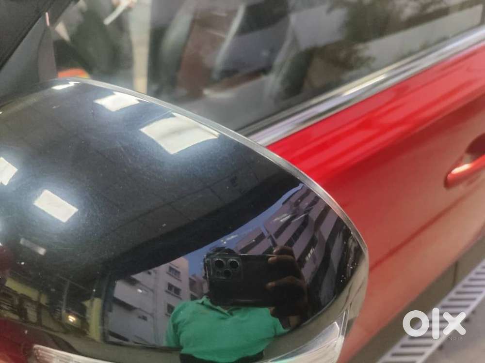 2023 Maruti Brezza 1.5 Zxi Dual Tone (red And Black)