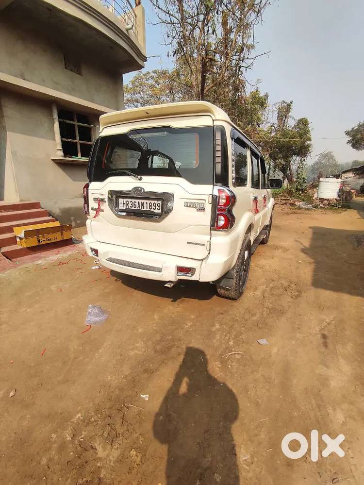 Mahindra Scorpio S6 Plus 2017 Diesel Manual