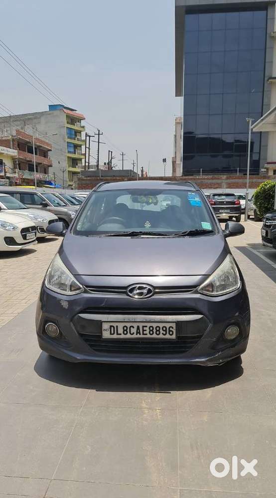 Hyundai Grand I10 Sportz, 2015, Petrol