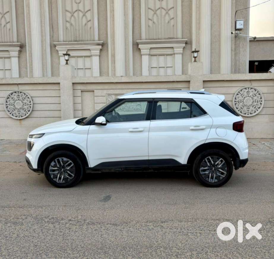 Hyundai Venue Sx (o) Mt 1.5 Diesel, 2021, Diesel
