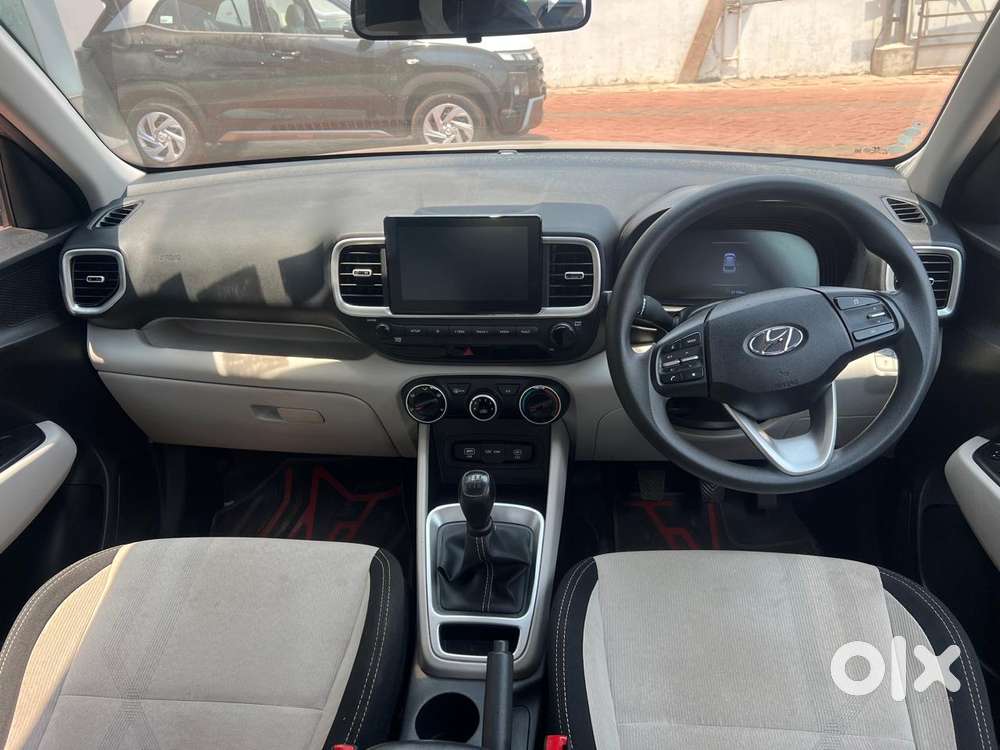 Hyundai Venue 1.2 S (o), 2023, Petrol