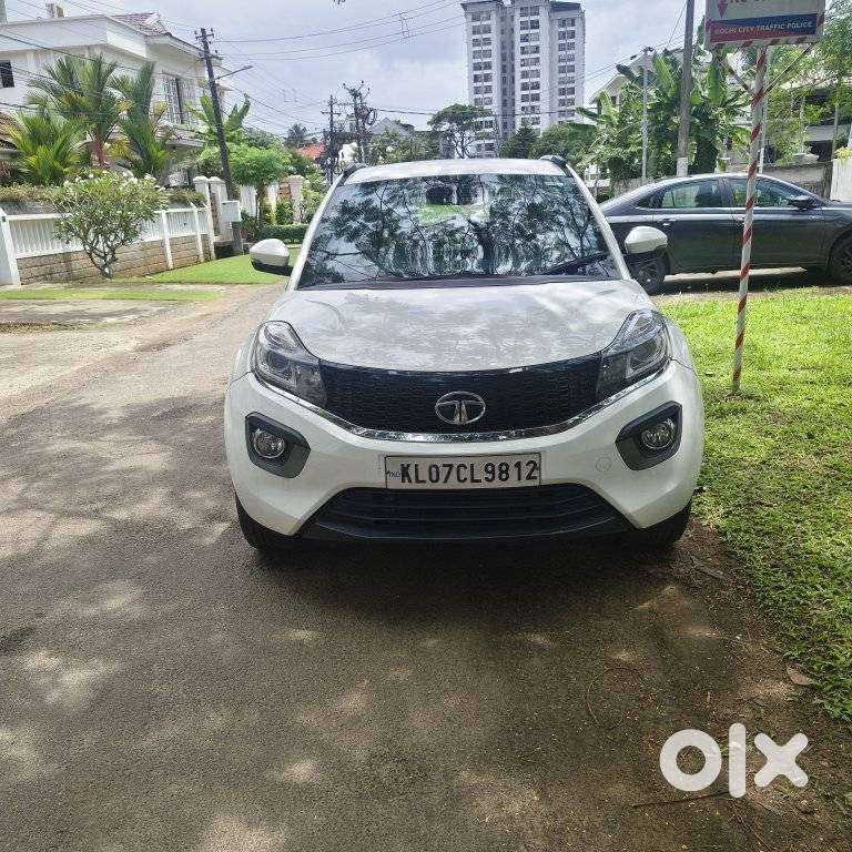 Tata Nexon 1.2 Revotron Xz Plus, 2017, Petrol