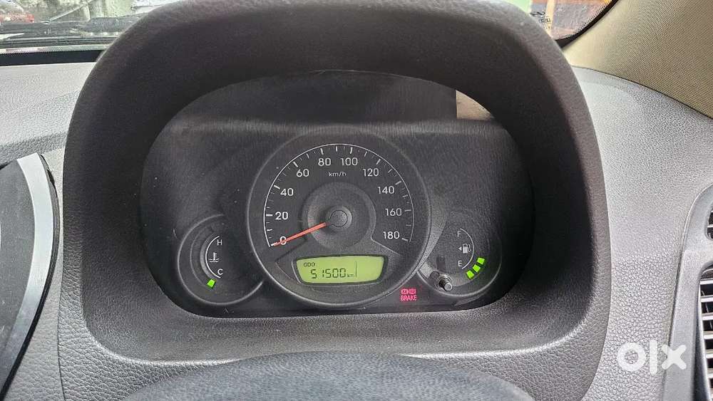 Hyundai Eon Magna 2015 Variant