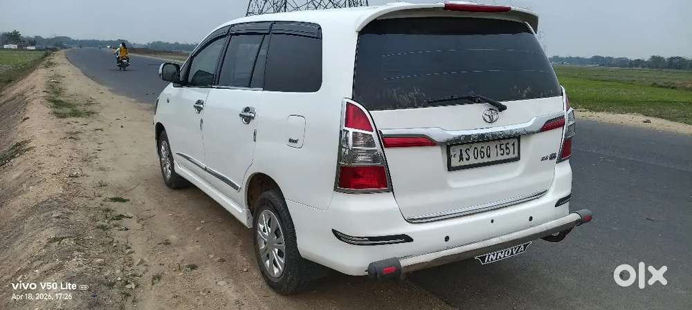Toyota Innova 2015