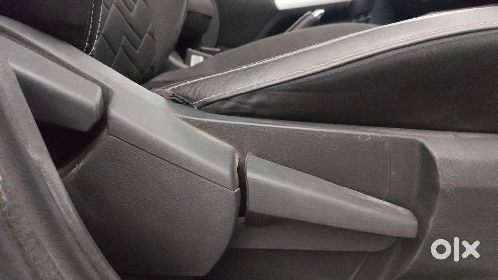 Nissan Magnite 1.0 Xv Premium, 2021, Petrol