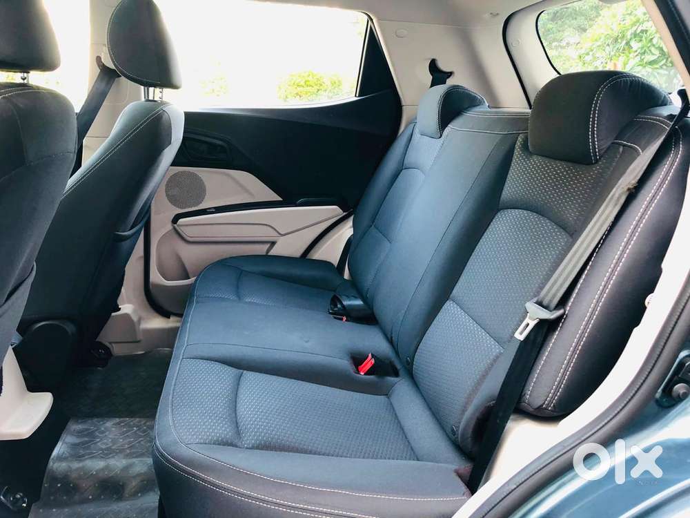 Mahindra Xuv300 W6 Amt Diesel, 2021, Diesel