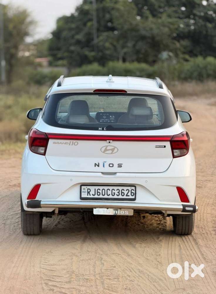 Hyundai Grand I10 Nios Sportz Dual Tone, 2025, Cng & Hybrids