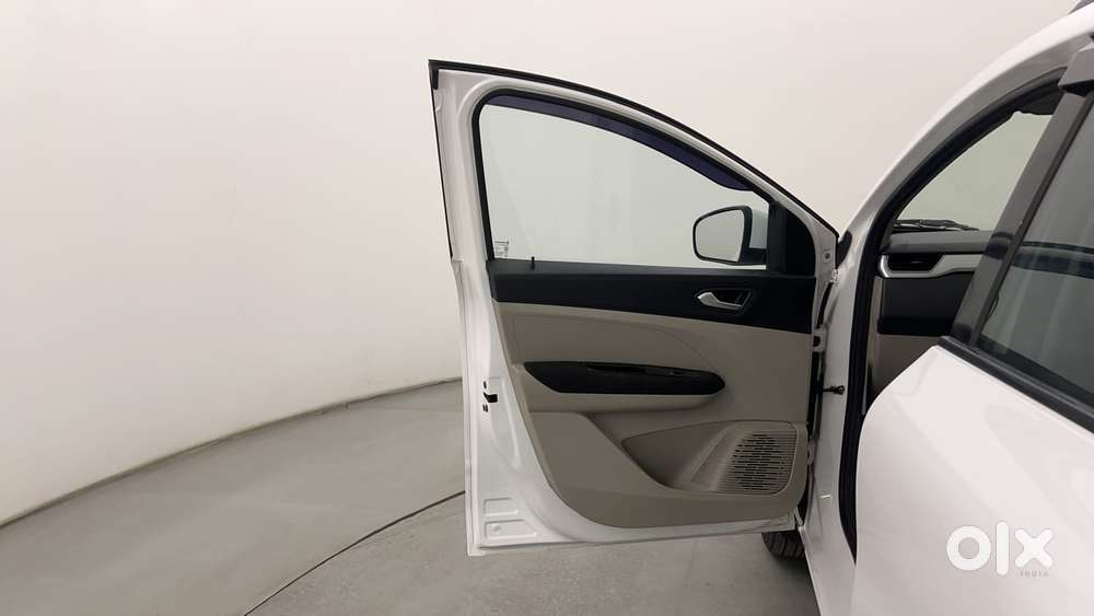 Renault Triber Rxz, 2019, Petrol