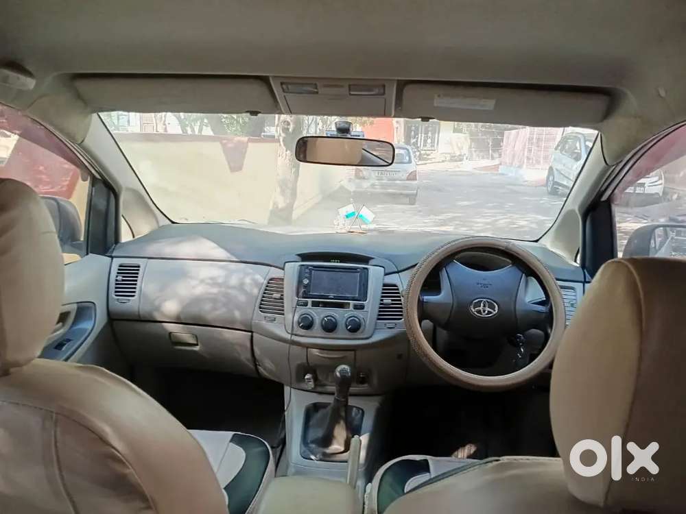 Toyota Innova, Well Maintained, Very Powerful Engine, Diesel 7 Seater