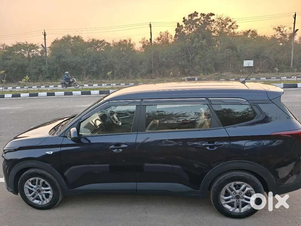 Kia Carens 2024 Diesel Well Maintained