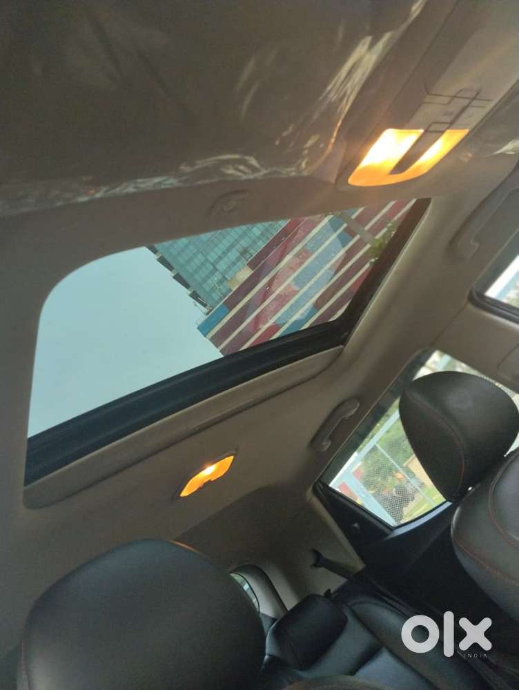 Mahindra Xuv300 W6, 2023, Petrol