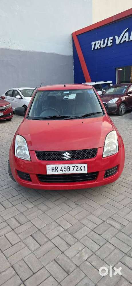 Maruti Suzuki Swift Lxi Bsiv, 2010, Petrol