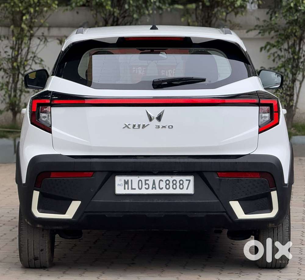Mahindra Xuv 3xo Ax5 Pm Mt, 2024, Petrol