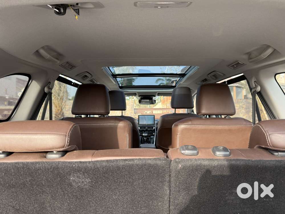 Toyota Innova Hycross 2.0 Zx Hybrid 7 Str, 2023, Petrol