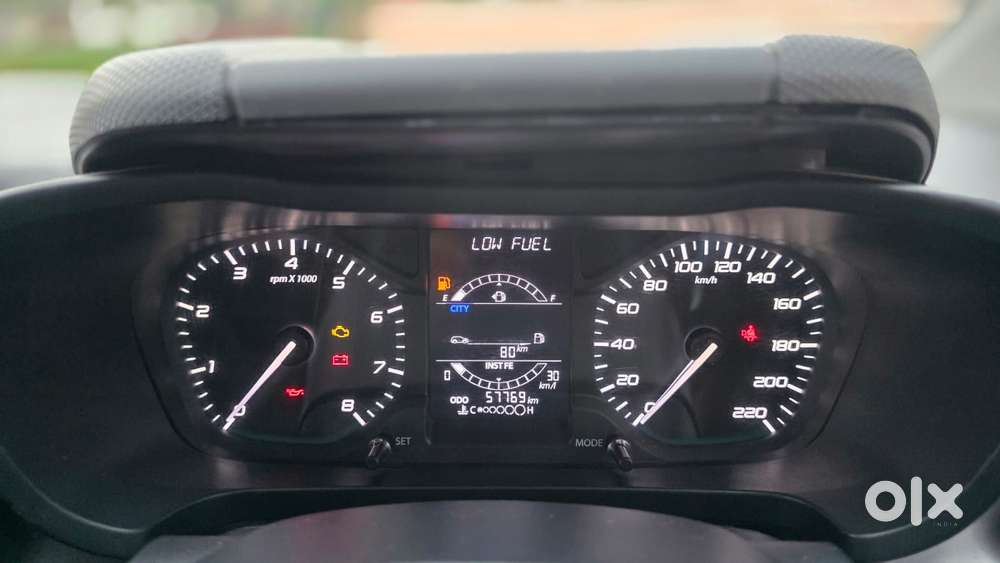 Tata Altroz 1.2 Xe, 2020, Petrol
