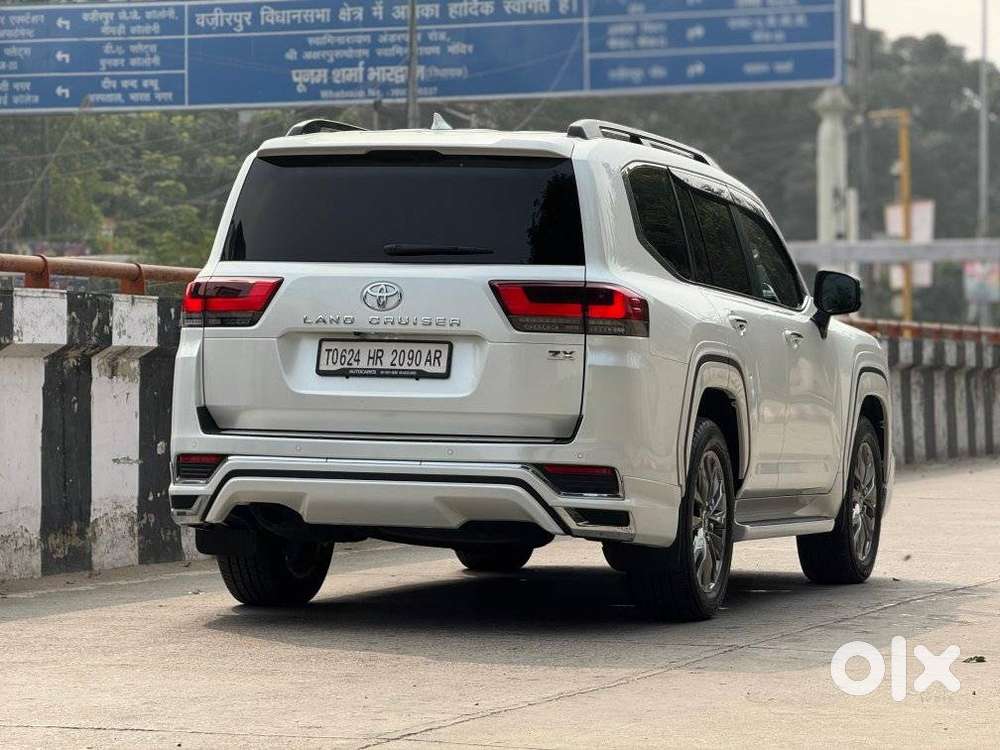 Toyota Land Cruiser Zx Petrol, 2025, Petrol