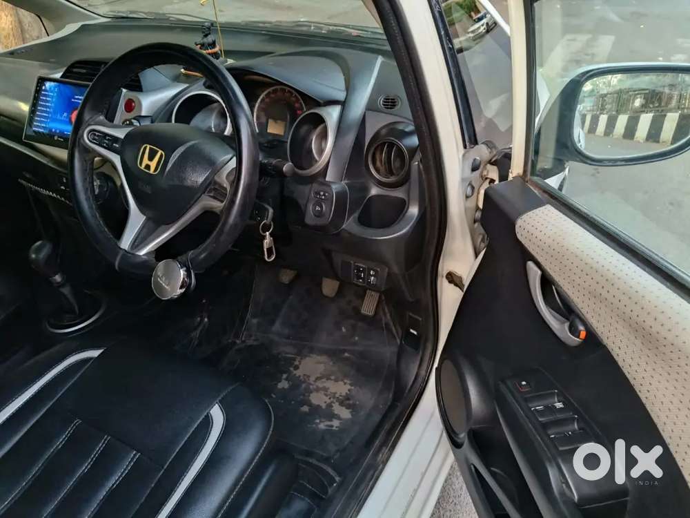 I Want To Sell My Honda Jazz Car.