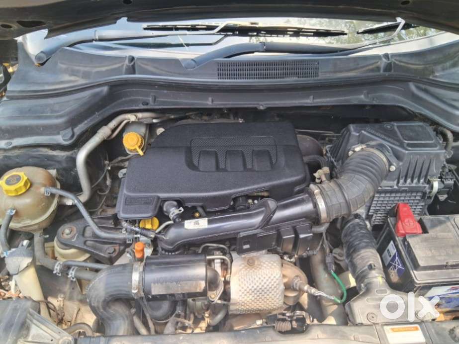Mahindra Xuv300 W6, 2023, Petrol