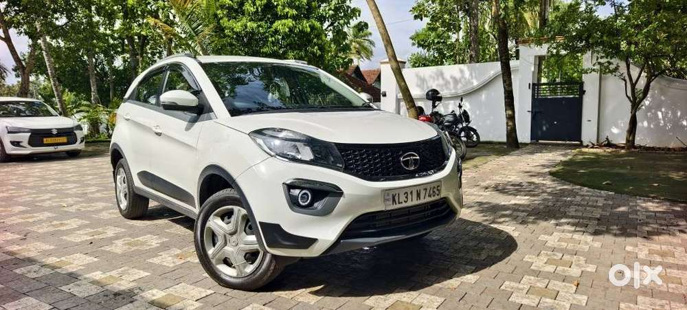 Tata Nexon 1.2 Revotron Xt, 2019, Petrol