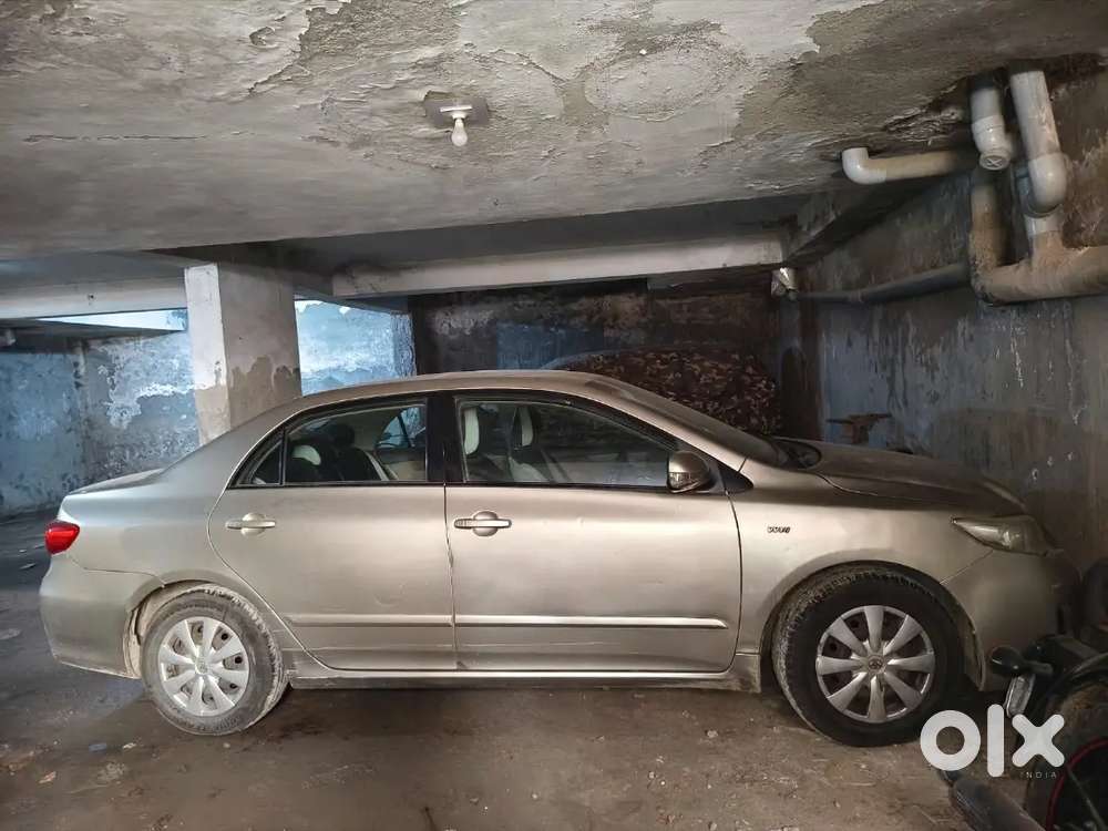 Toyota Corolla Altis 2012 Petrol Well Maintained
