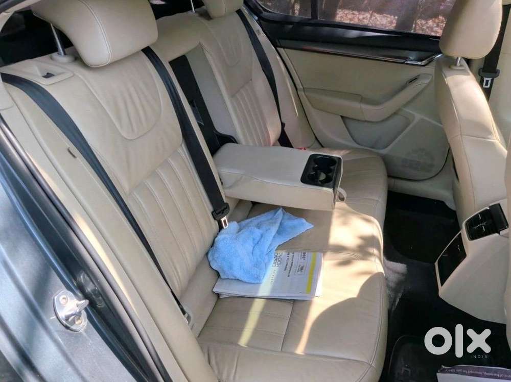 Skoda Octavia 2017, Automatic Petrol Car