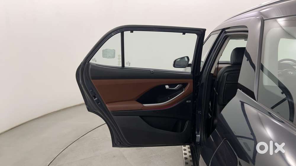 Hyundai Alcazar 2.0 Signature (o) Petrol At 6 Str, 2022, Petrol