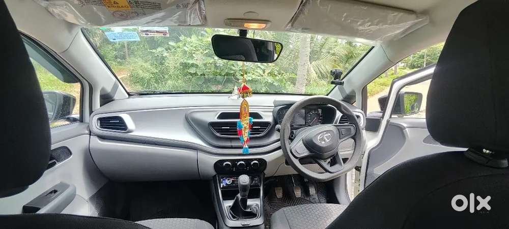 Tata Altroz 1.2 Xe 2020 Petrol Manual
