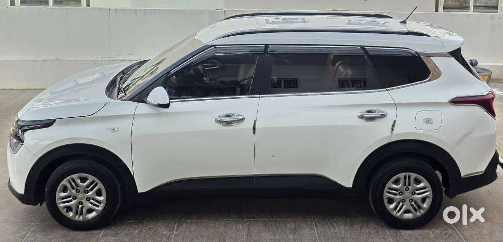 Kia Carens G 1.5 6mt Premium (o) 7-seater, 2023, Petrol