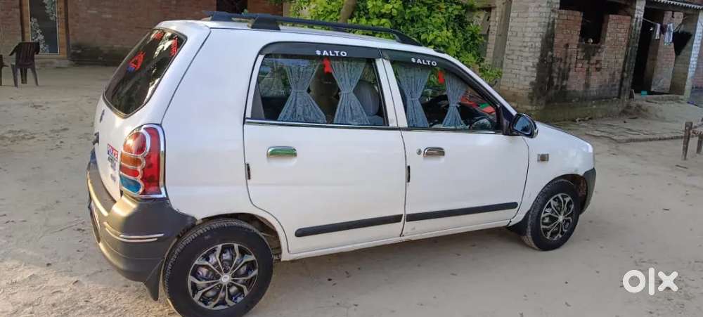 कार में एक रुपए का काम भी चारों टायर नए है ,, बस लेना है और चलाना है