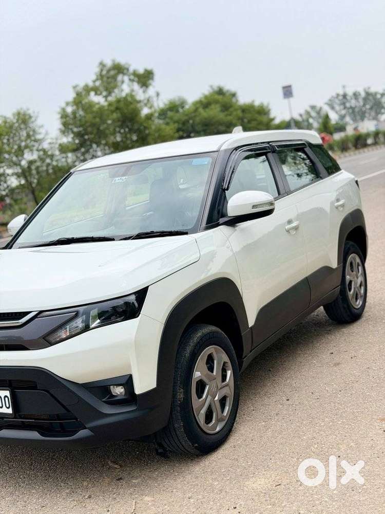 Maruti Suzuki Brezza 1.5 Vxi Smart Hybrid, 2025, Petrol