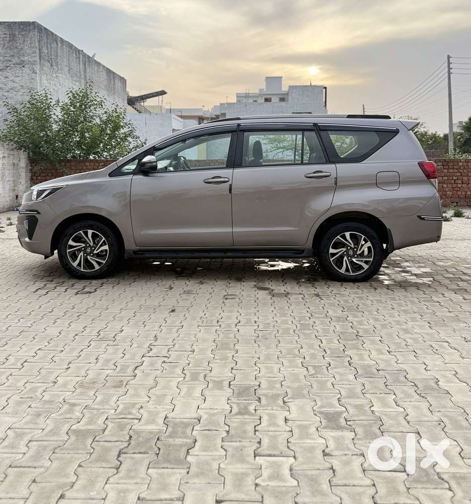 Toyota Innova Crysta 2.4 G Mt 7 Str, 2021, Diesel