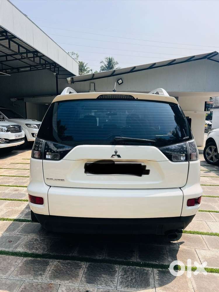 Mitsubishi Outlander 2010 Petrol Well Maintained