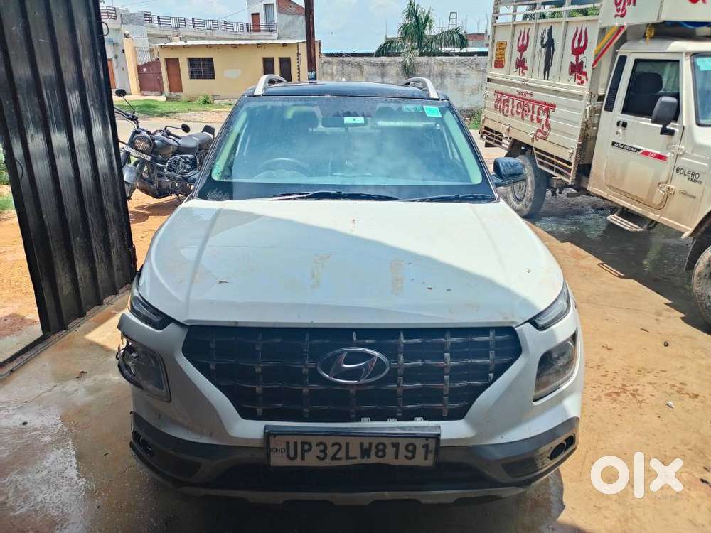 Hyundai Venue 2020 Petrol 40618 Km Driven