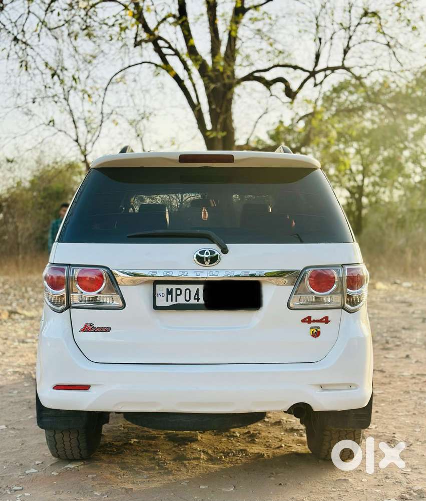 Toyota Fortuner 4x4 Manual Limited Edition, 2014, Diesel