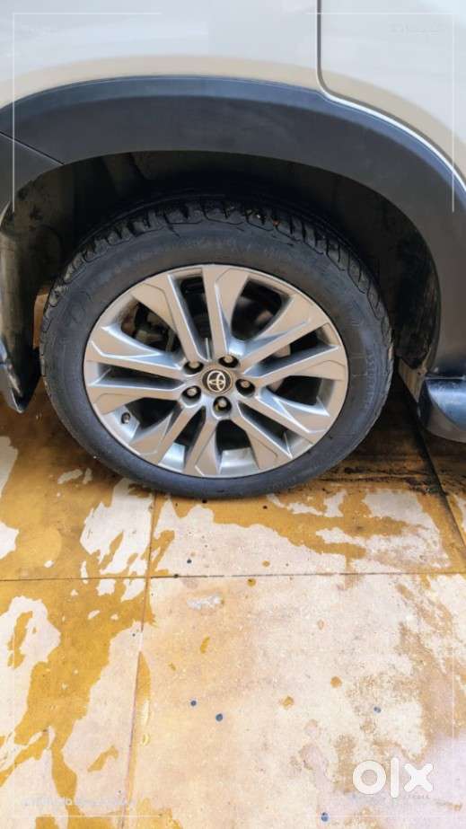 Toyota Innova Hycross 2.0 Zx (o) Hybrid 7 Str, 2024, Petrol