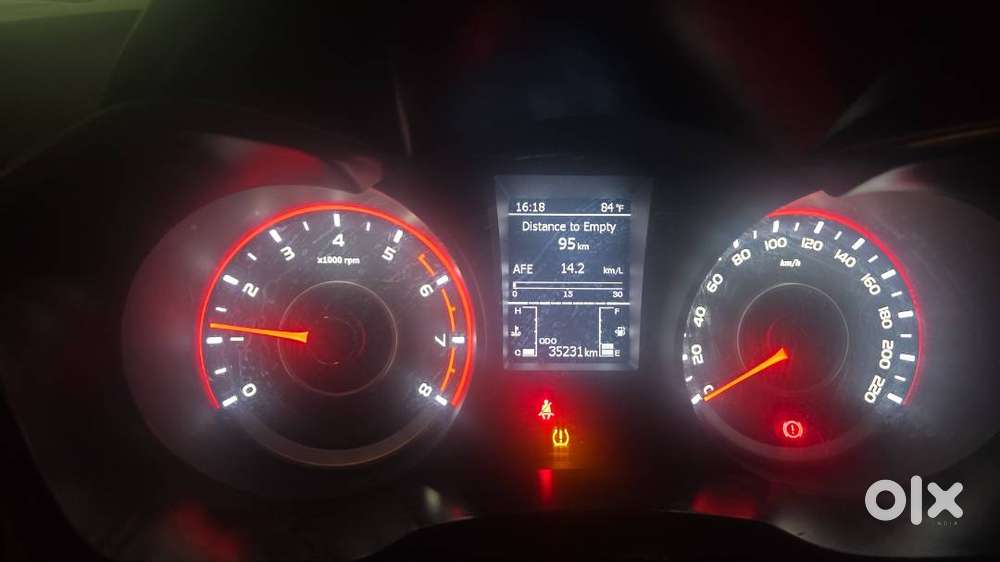 Mahindra Xuv300 W8 Optional