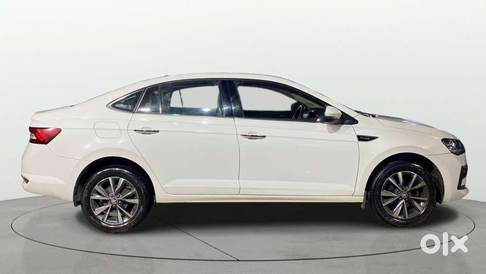 Skoda Slavia 1.0 Tsi Style At, 2023, Petrol