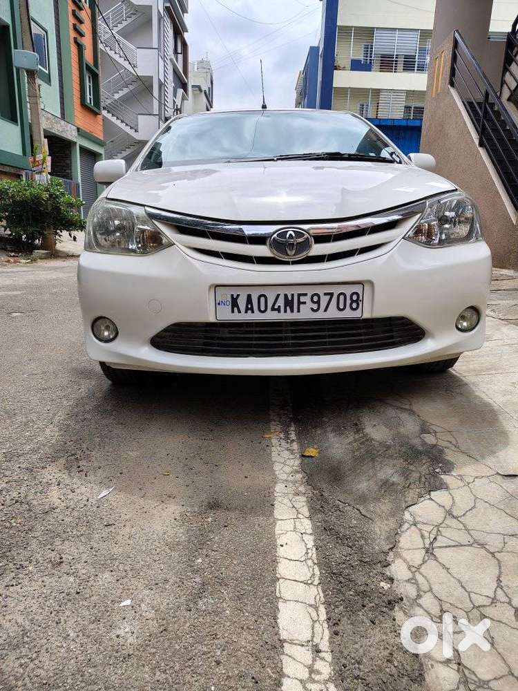 Toyota Etios 1.5 V, 2011, Petrol