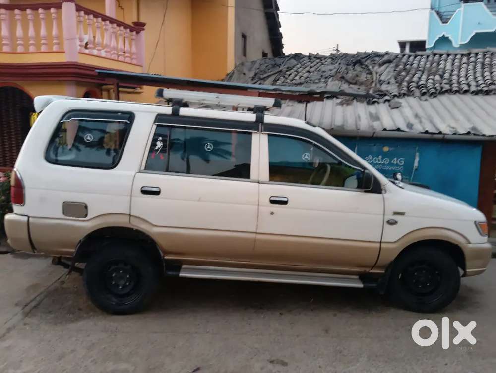 Chevrolet Tavera 2011 Diesel 210099 Km Driven