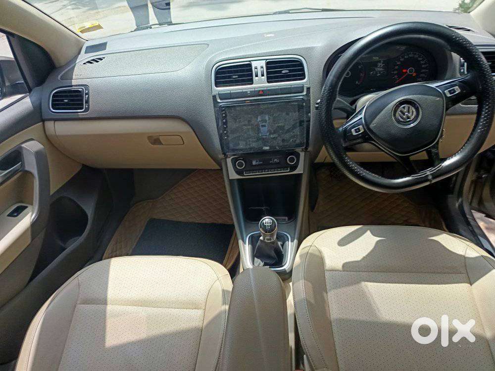 Volkswagen Vento Celeste 1.6 Highline, 2016, Petrol