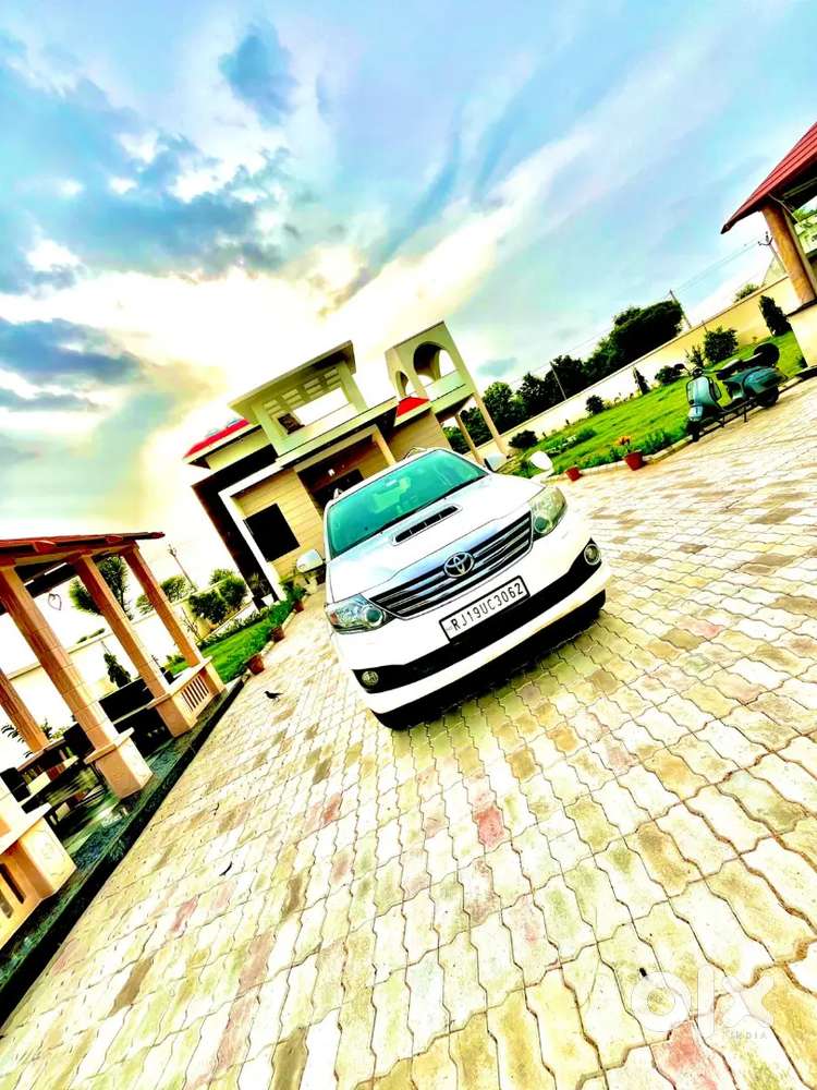 Toyota Fortuner 2013 Automatic  New Tyres  Premium Touchscreen