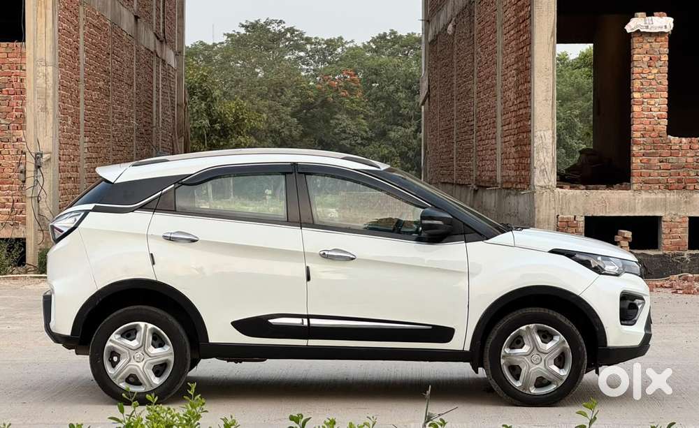 Tata Nexon 1.2 Revotron Xt, 2022, Petrol