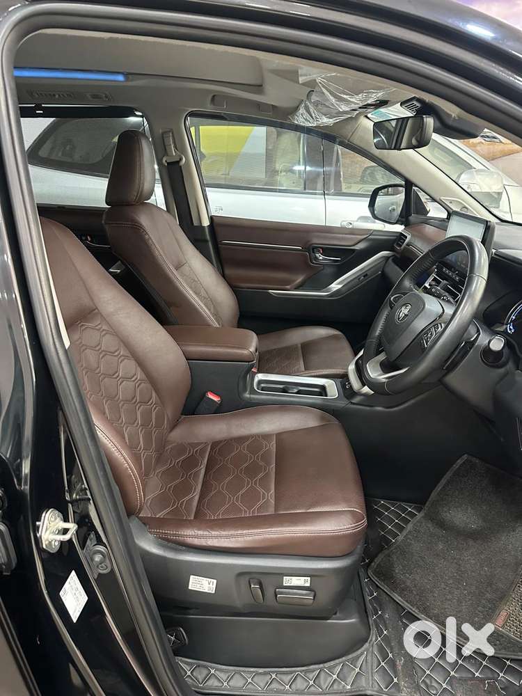 Toyota Innova Hycross 2.0 Zx (o) Hybrid 7 Str, 2024, Petrol