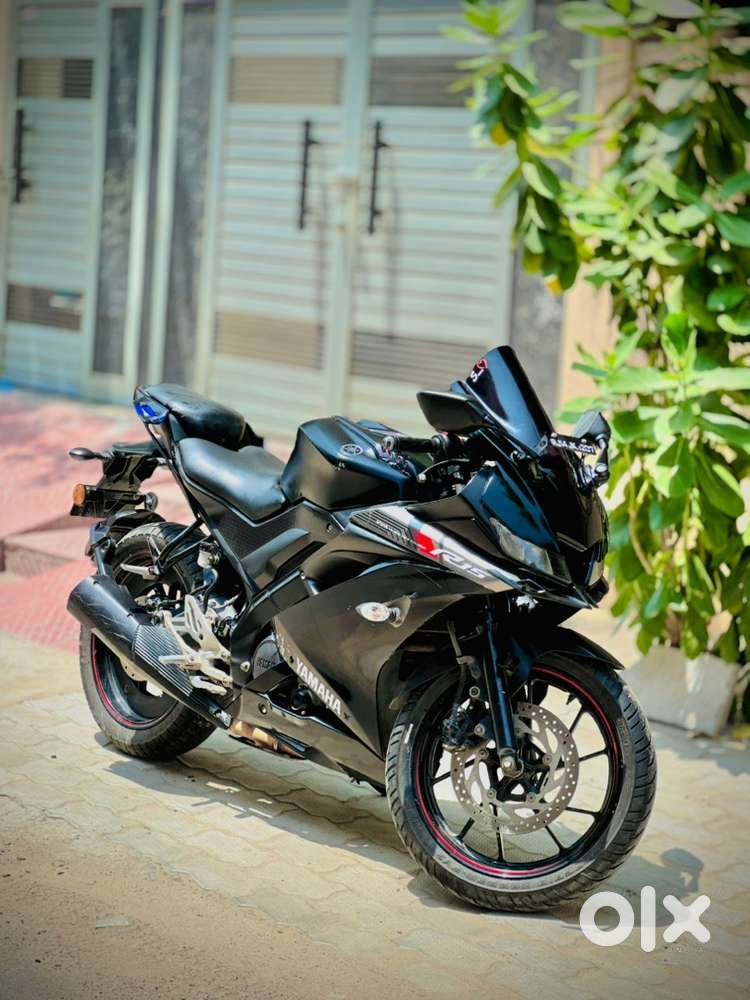 YAMAHA R15 V3