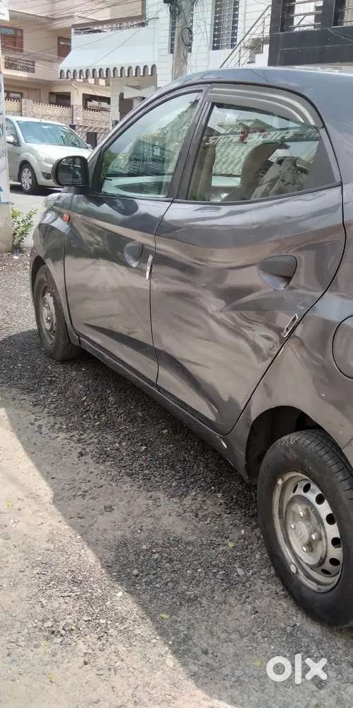 Hyundai Eon 2017 Petrol 70000 Km Driven
