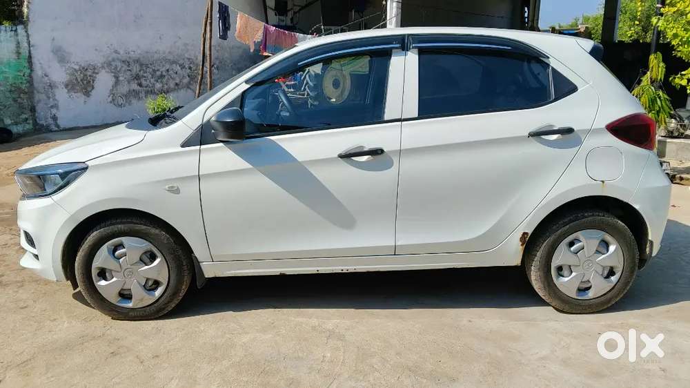Tata Tiago Xm Icng 2022 Car