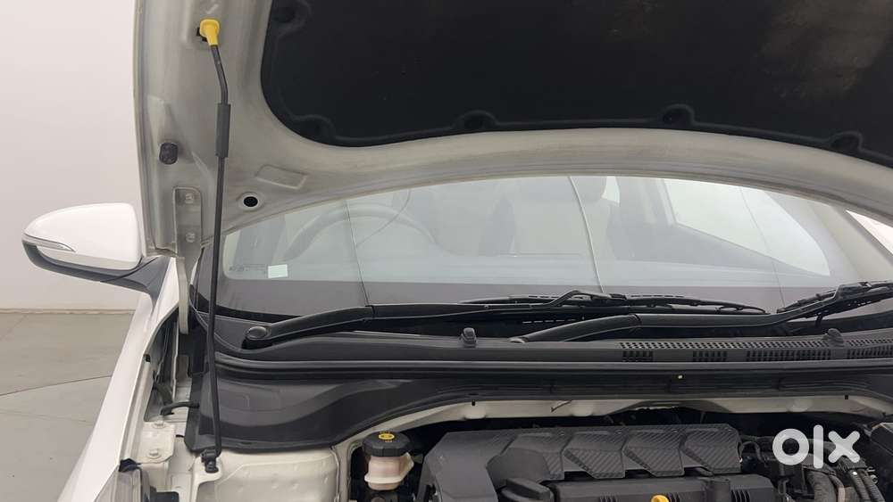 Hyundai Verna 1.5 Sx (o) Vtvt Ivt, 2022, Petrol